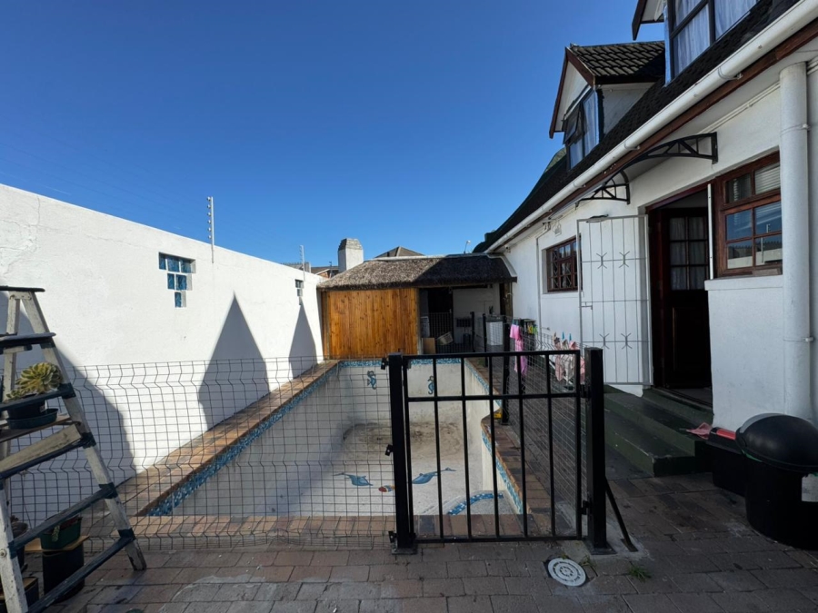 9 Bedroom Property for Sale in Belhar Western Cape